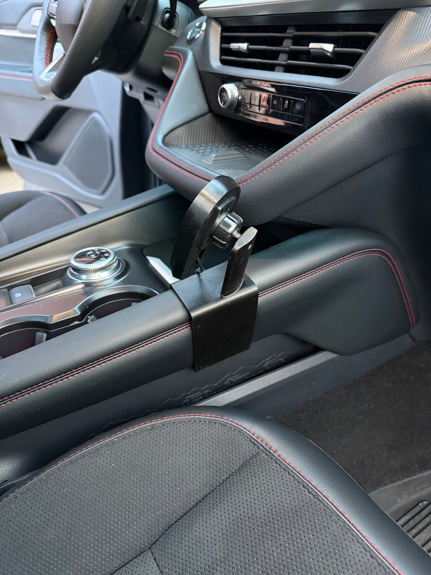 Phone Mount bracket for console compatible with Ford Explorer 2025-2026 | 17mm Ball | CF-PETG