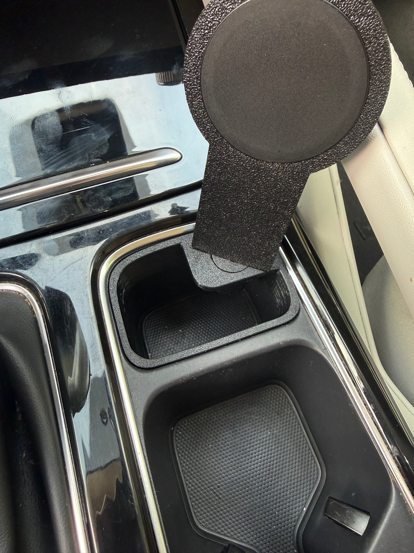 Magnetic Phone Mount with magnetic wireless charging and optional wireless CarPlay/Android Auto for Kia Telluride 2020-2026