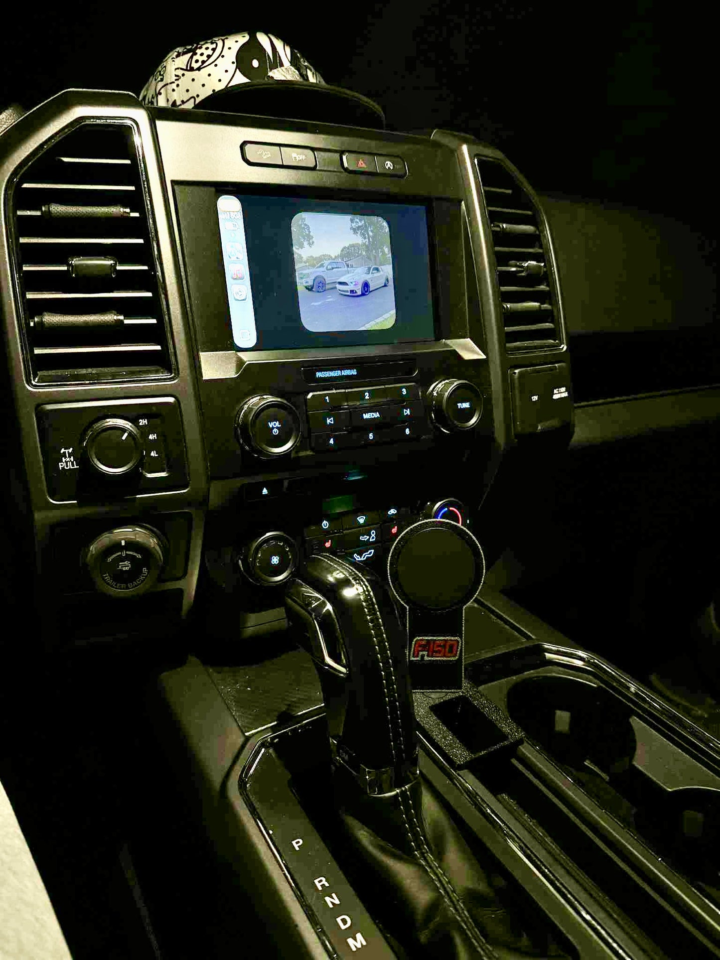 Magnetic Phone mount with integrated Wireless MagSafe Charger for Ford F150 2015-2020