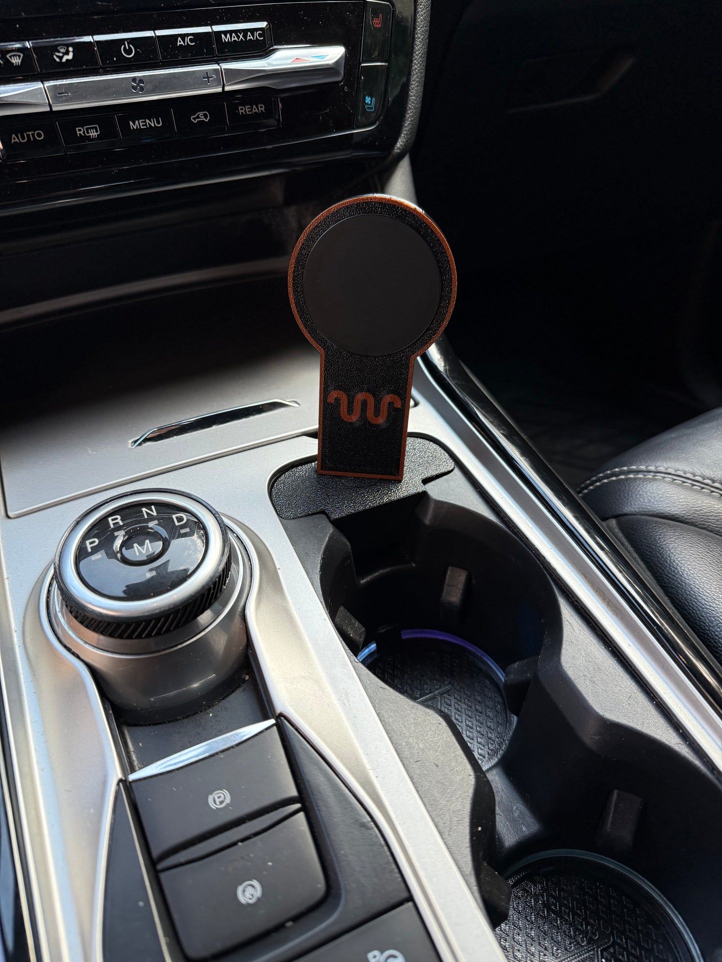 Magnetic Phone mount with integrated Wireless CarPlay & MagSafe Charger for Ford Explorer 2020-2024 - 3D Printed Magnetic Mount with Pro Max Compatibility & Stable Fit